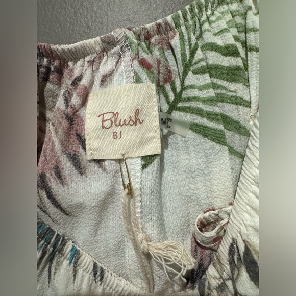 New with tag fashion nova medium romper - Picture 8 of 8